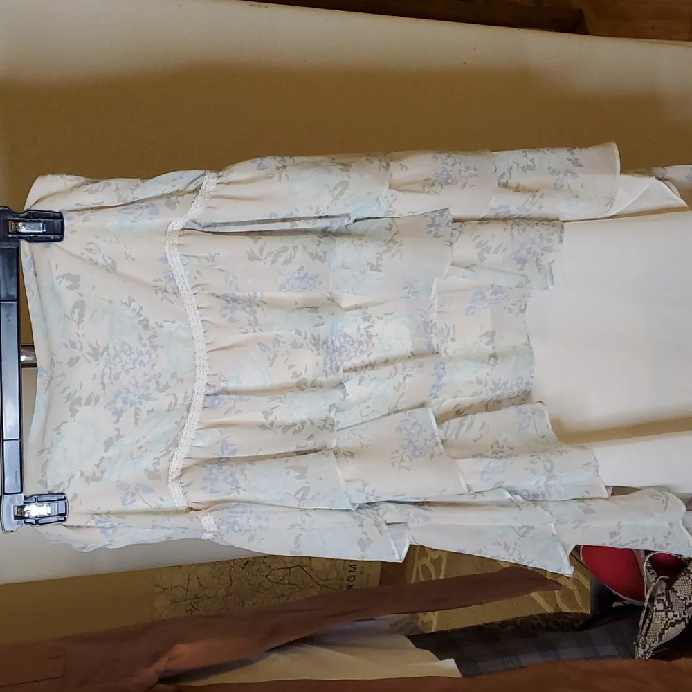 NWT Shabby Chic Floral Tiered Hi Lo Skirt - Picture 2 of 3